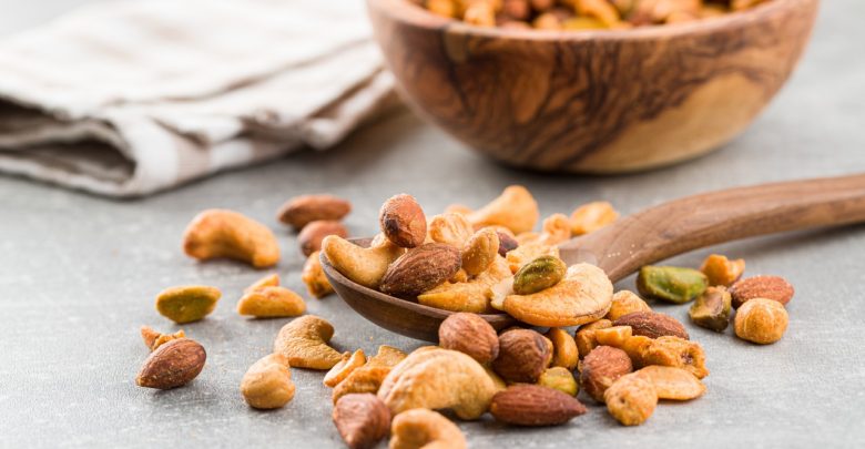 Manger des noix régulièrement réduirait les risques de décès par maladies cardiovasculaires