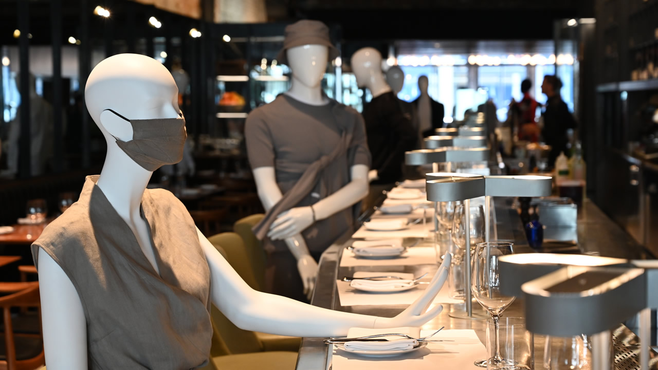 Canada dans un restaurant, des mannequins pour lutter contre la